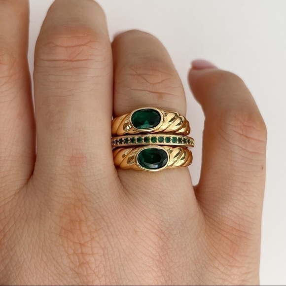 Emerald Signet Ring Gold Ring Emerald Ring - Picture 5 of 5